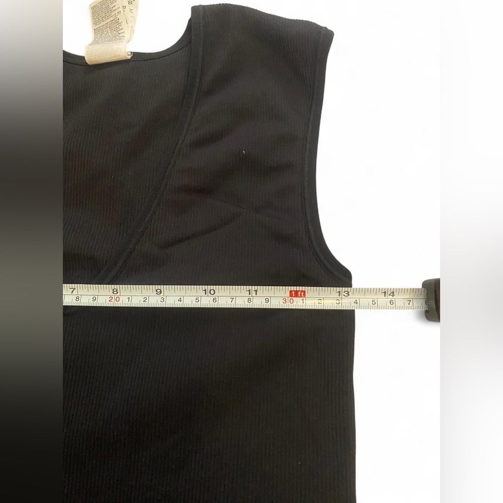 Athleta Ribbed V-Neck Seamless Bodysuit - Black - Small - Picture 5 of 8